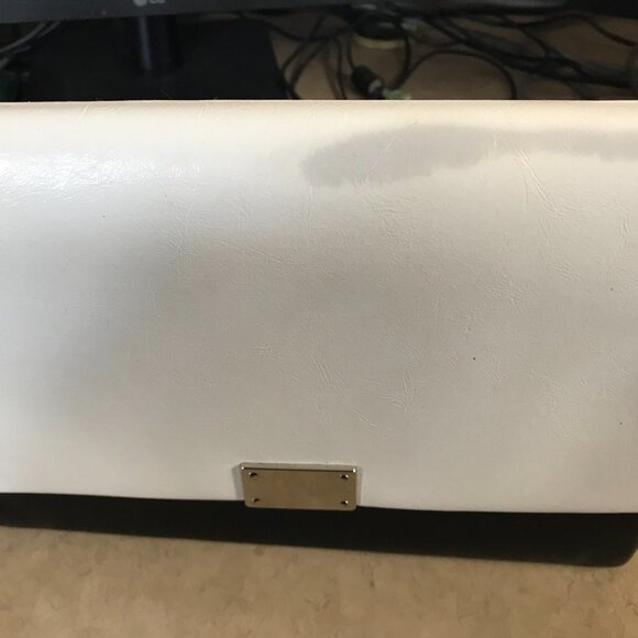 Clutch with Chain Crossbody - Picture 5 of 5